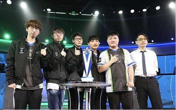 为左右英超 为左右英超